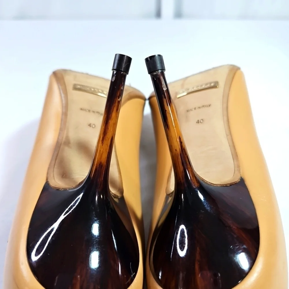 Burberry Women's Tan Leather Heels  SZ 40 - Picture 2 of 9